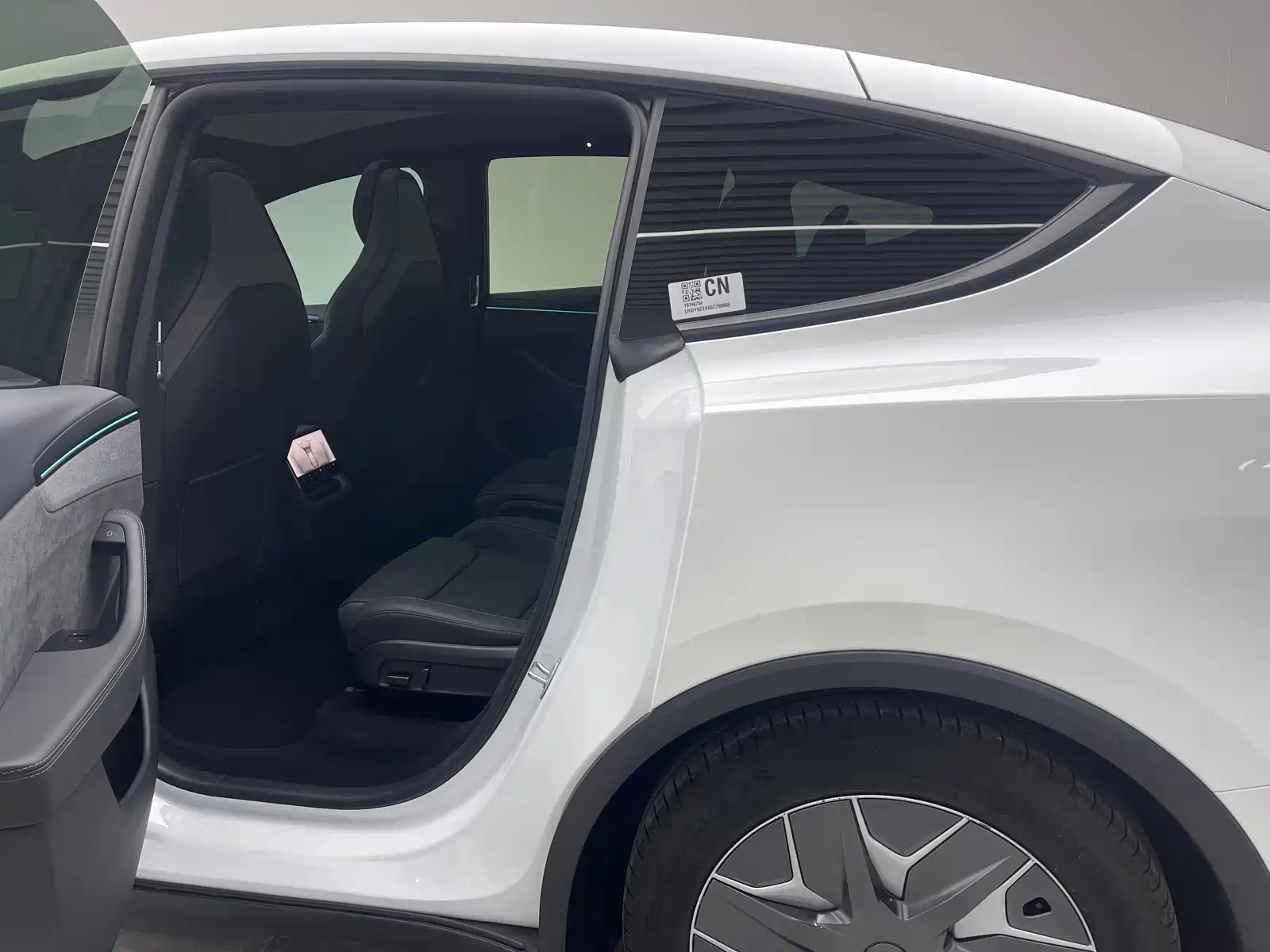 Фото 17 - Tesla Model Y L