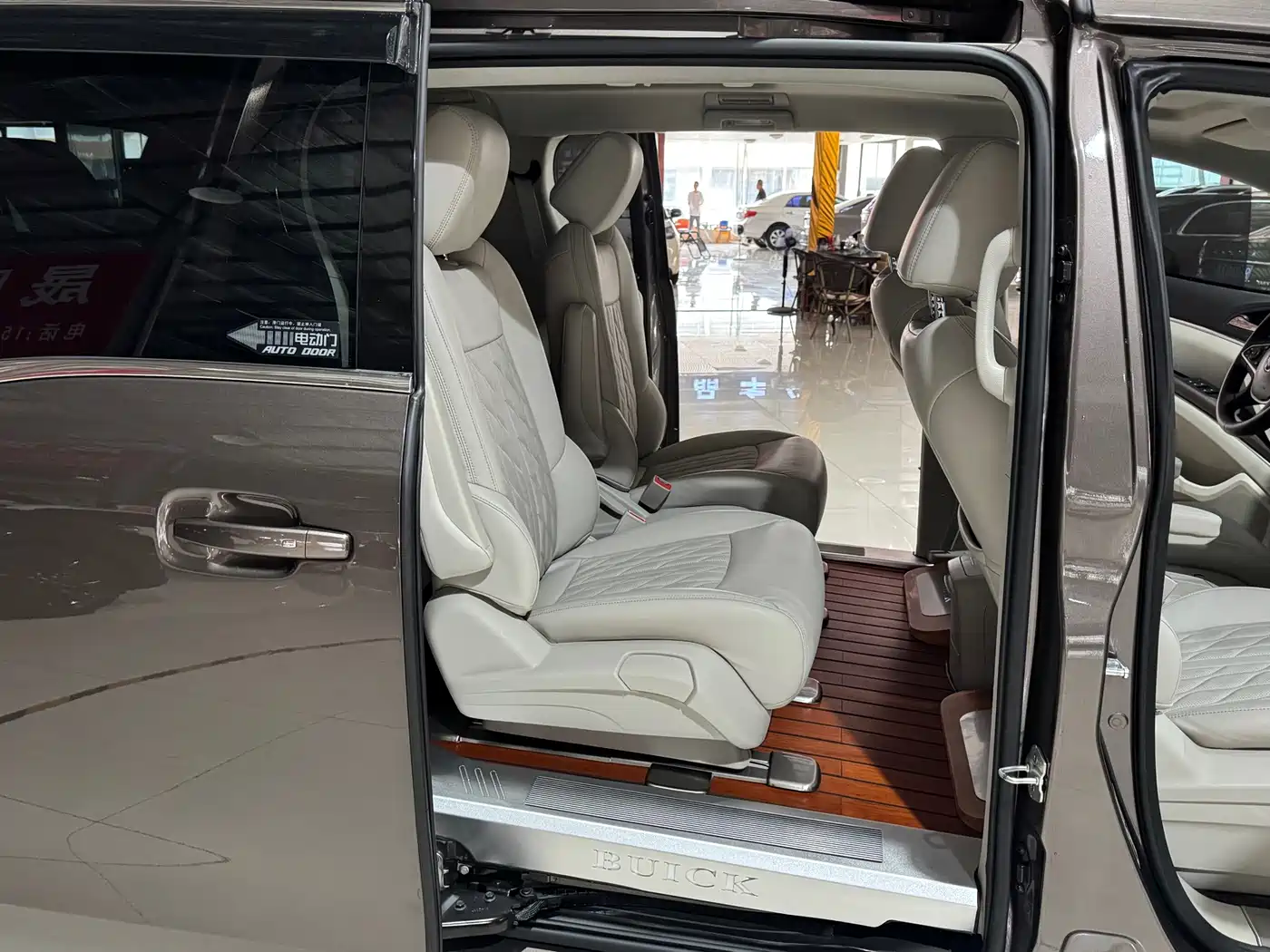 Buick GL8, миниатюра 15
