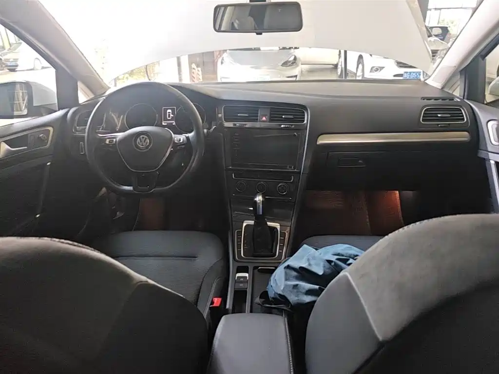 Volkswagen Golf 2020 280TSI DSG Comfort фото 10