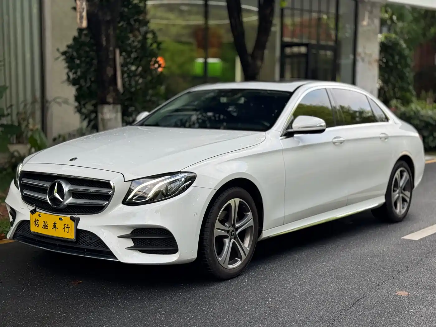 Mercedes-Benz E-Class 2016 E 200 L Sport Type