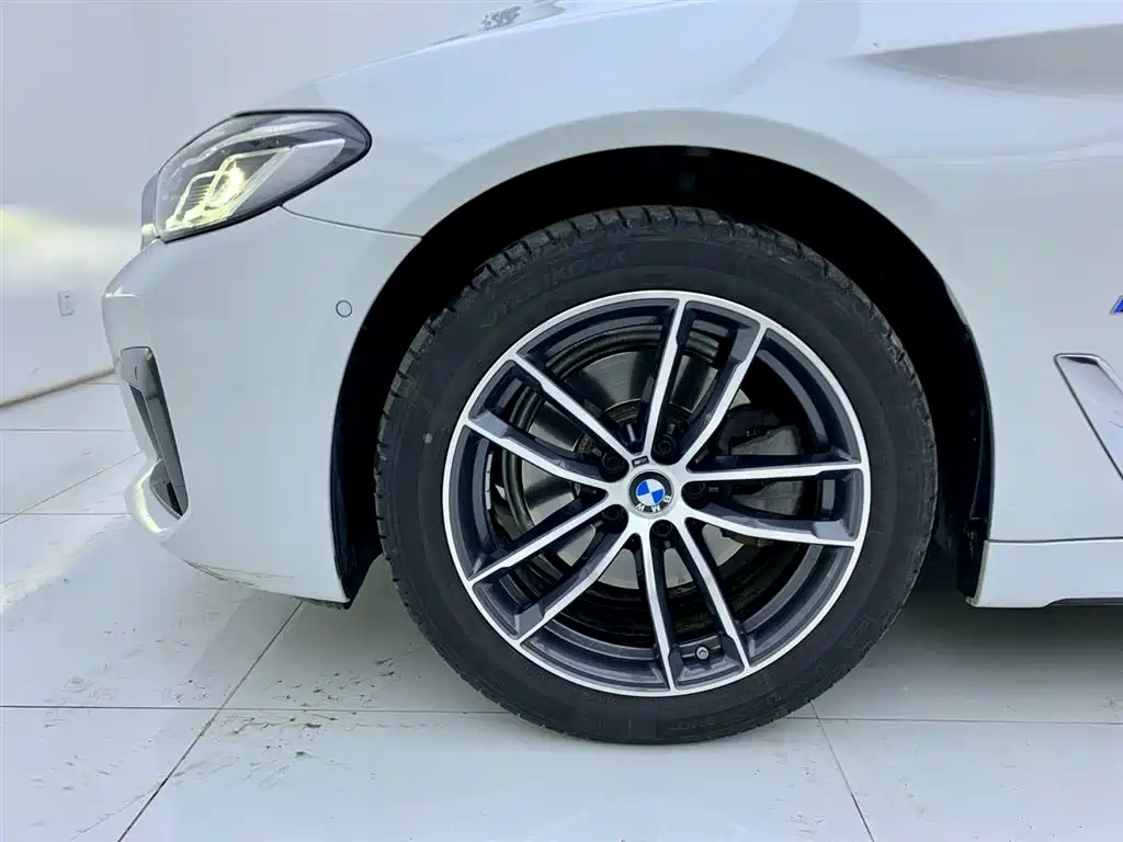 BMW 5 Series 2022 Model Second Facelift 525Li M Sport Package фото 28