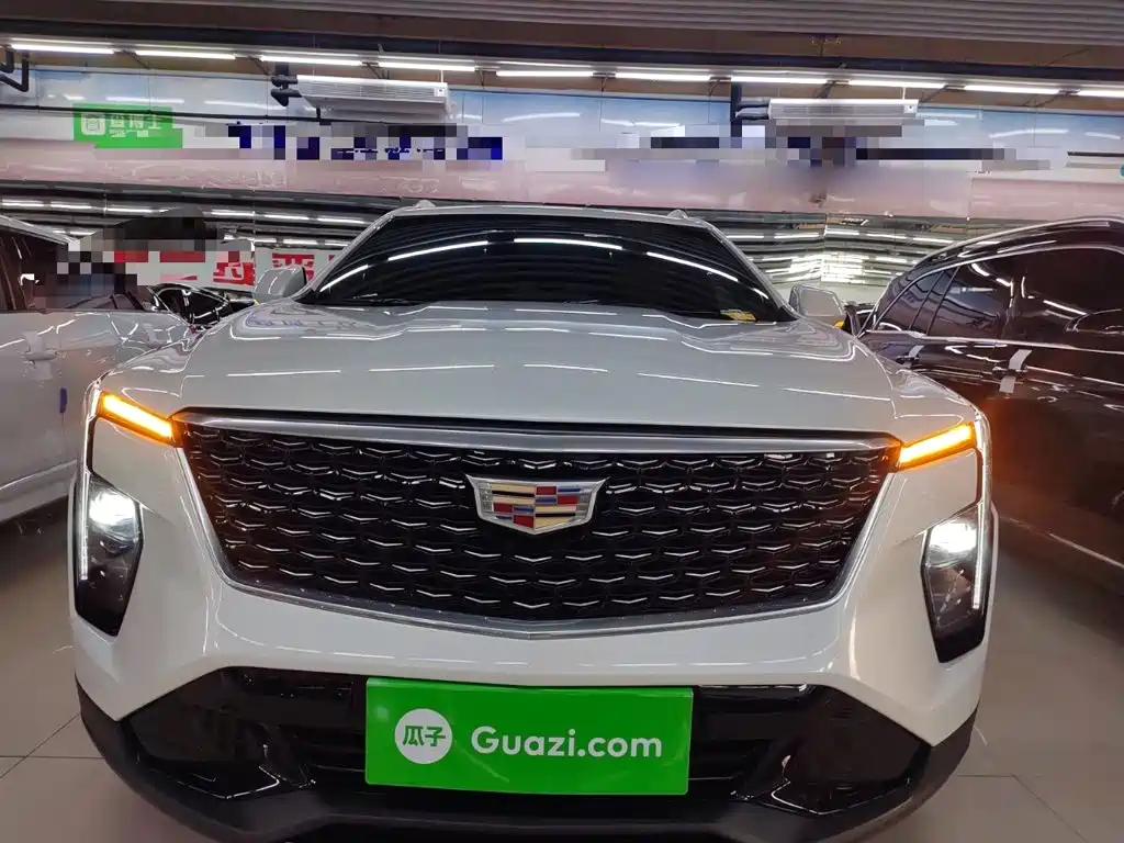 Cadillac XT4 2025 2024 28T 2WD Premium