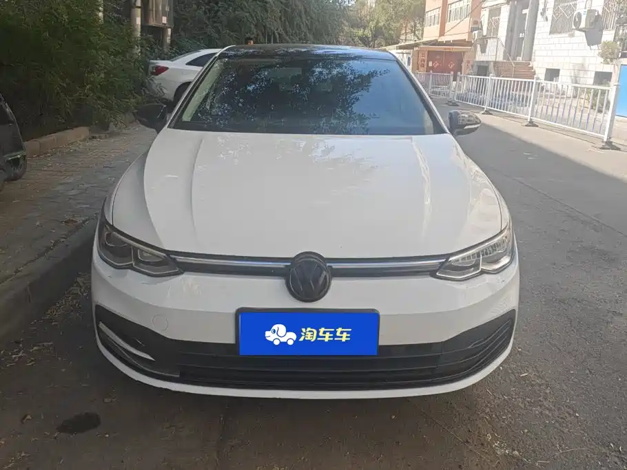 Фото 2 - Volkswagen Golf