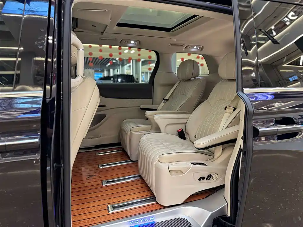 Voyah Auto Voyah Dreamer 2024 PHEV Extended Range Premium Edition фото 27