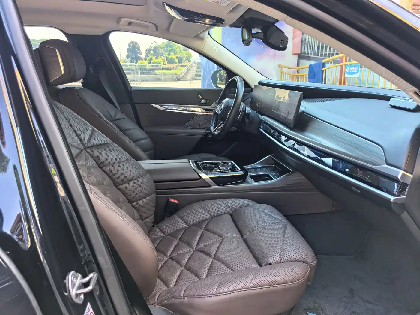 BMW 7 Series 2024 2023 Model 740Li Leading M Sport Package