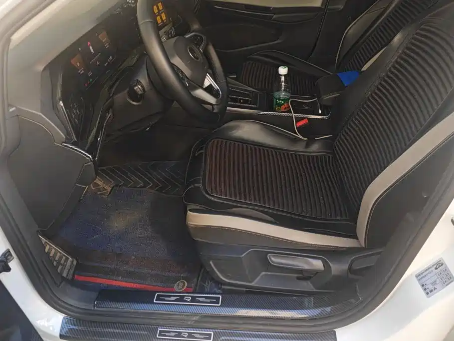 Фото 9 - Volkswagen Golf