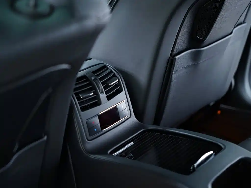 Mercedes-Benz CLS AMG 2015 AMG CLS 63 4MATIC фото 37