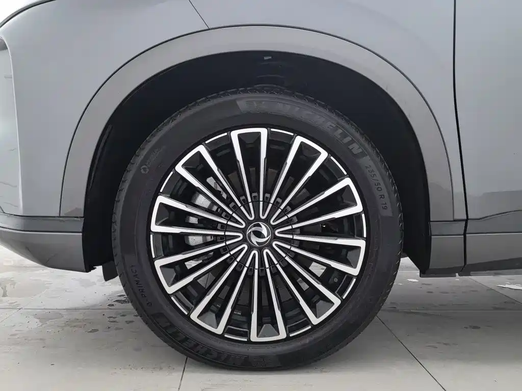 Dongfeng Aeolus L8 2025 2025 Plug-in Hybrid
