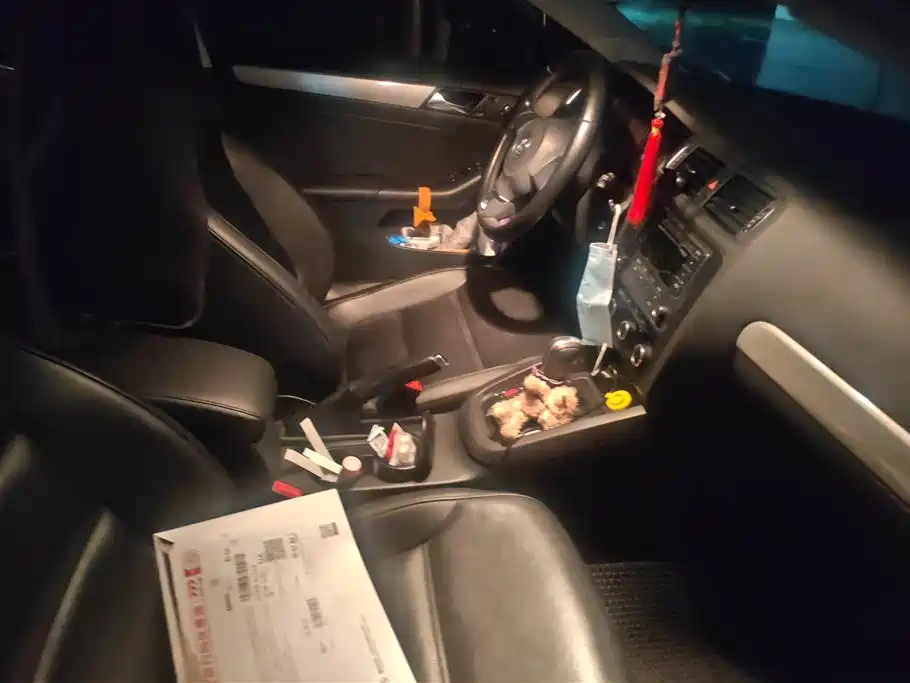 Volkswagen Sagitar 2014 1.6L Automatic Comfort фото 8