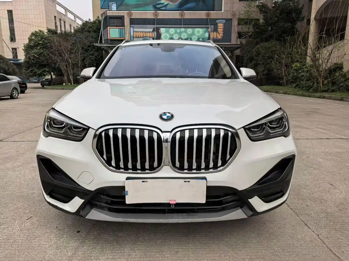 Photo 2 - BMW X1