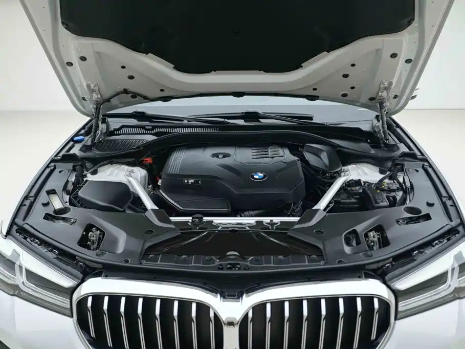 Photo 7 - BMW 5 Series