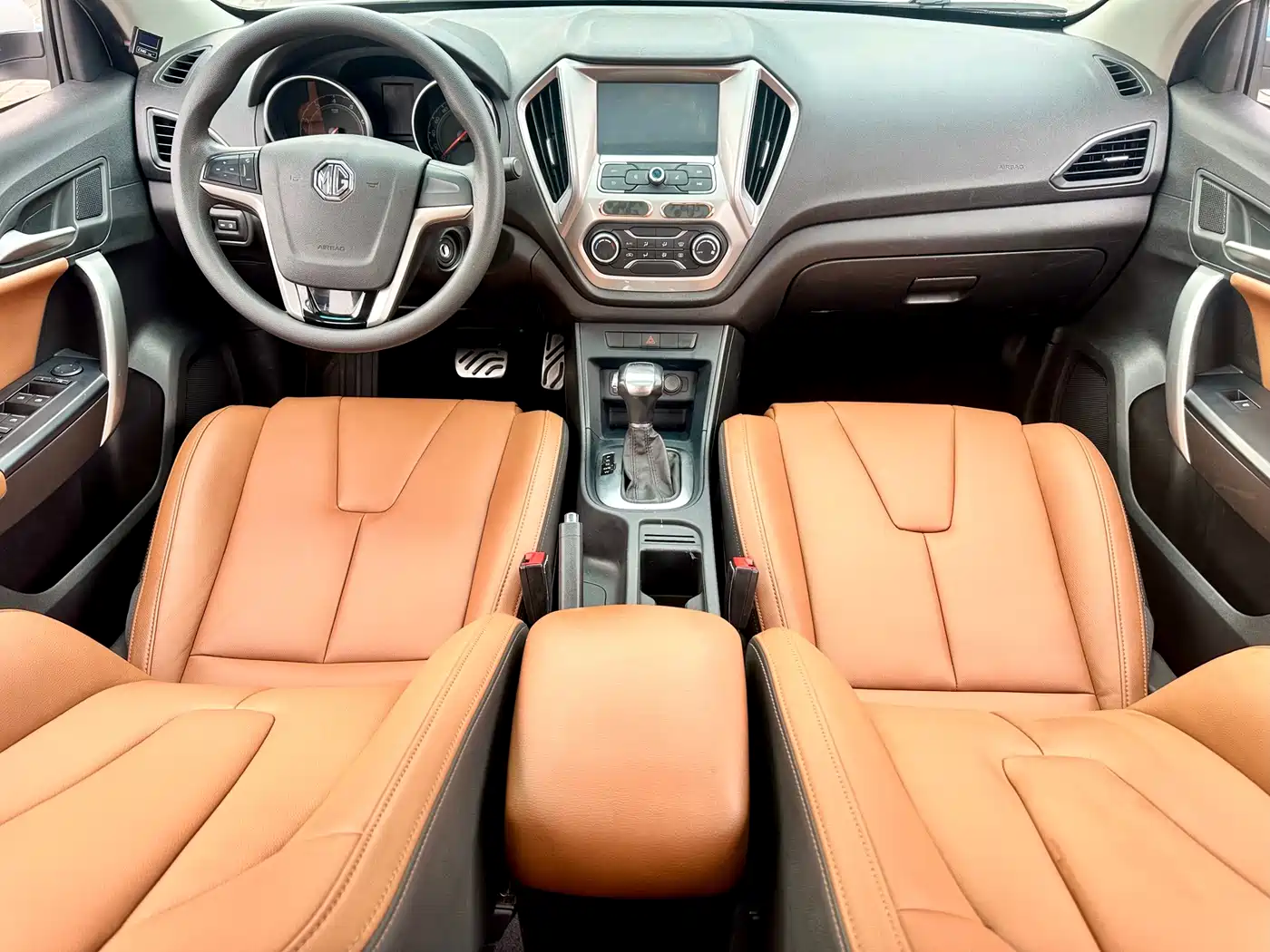 MG GT 2018 2016 Model 1.5T Automatic Premium Luxury Edition