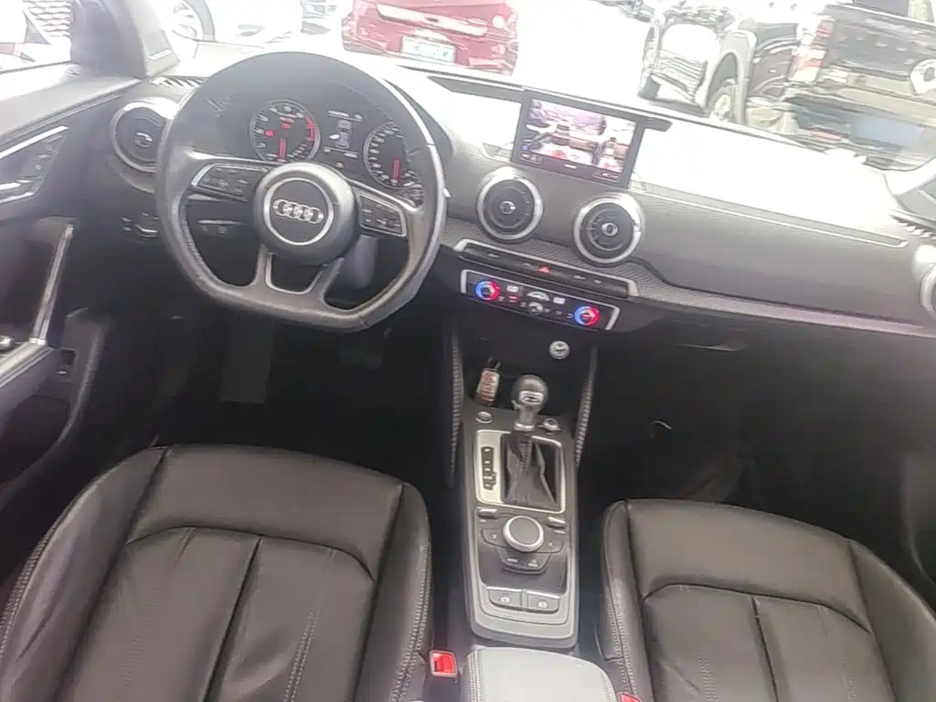 Фото 10 - Audi Q2L