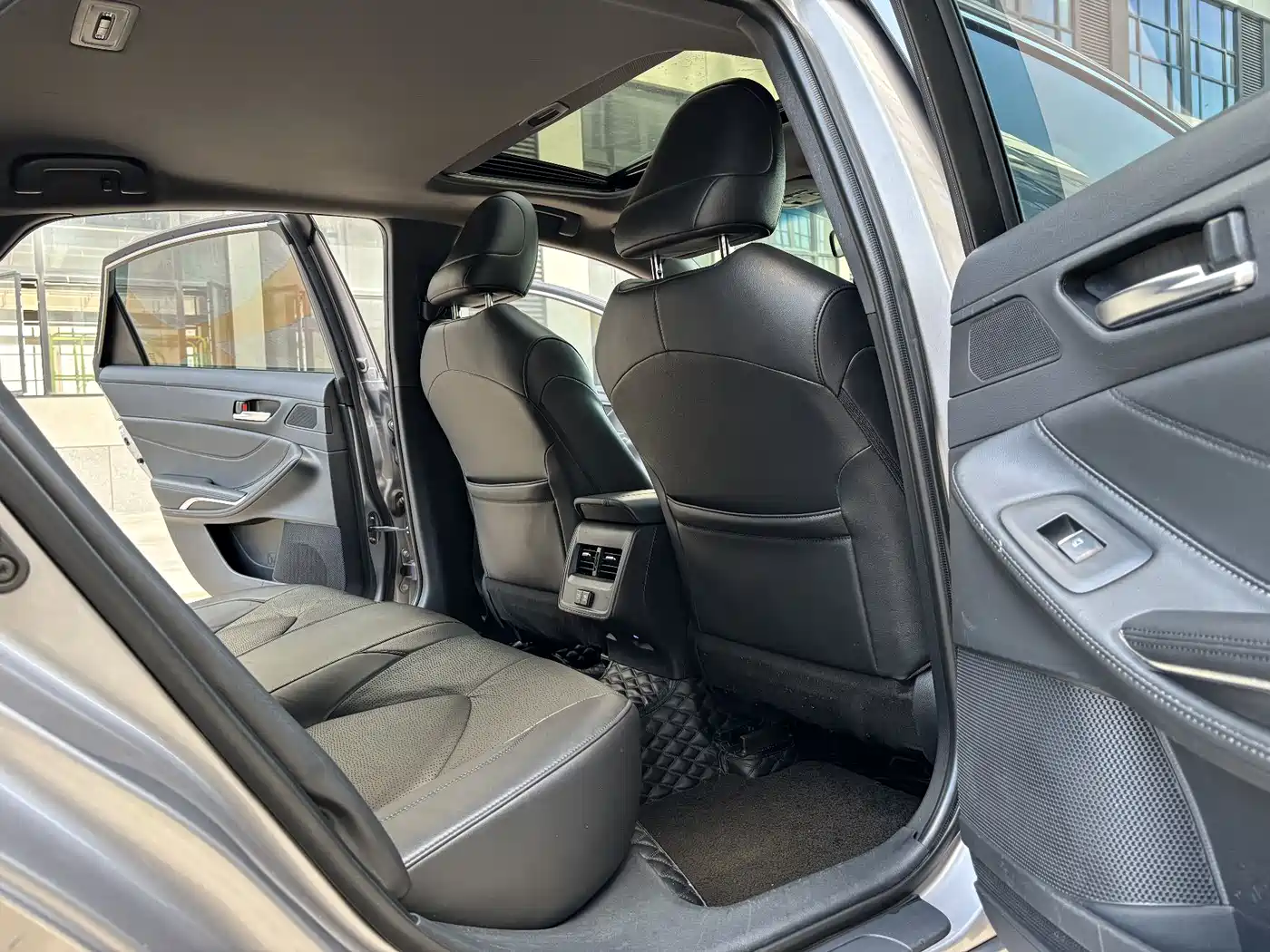 Toyota Avalon 2021 2.5L Luxury Edition фото 12