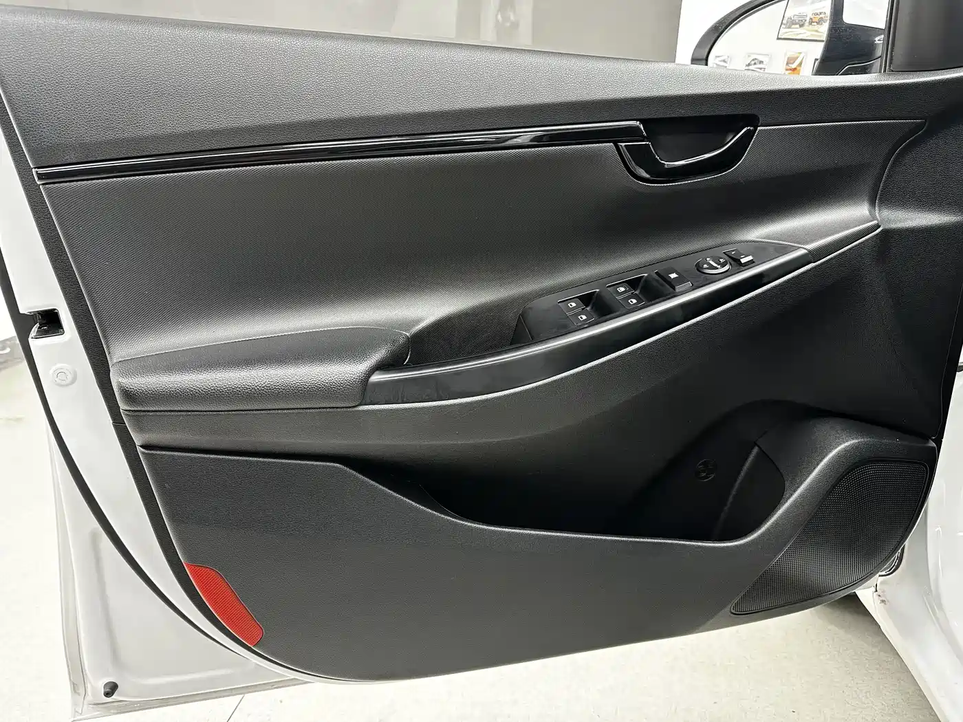 Hyundai Elantra 2020 1.6L Auto GL Pleasing Edition фото 12