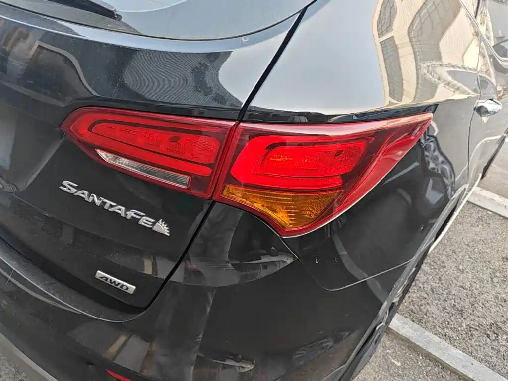صورة 8 - Hyundai Santa Fe