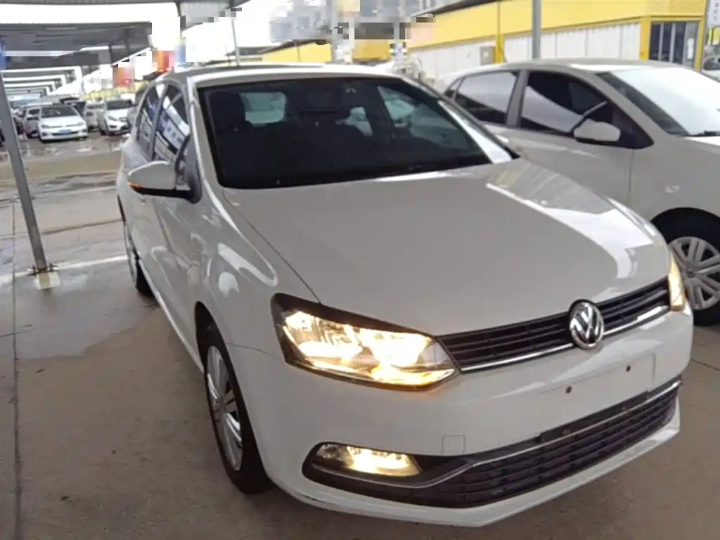 Volkswagen Polo 2016 1.6L Automatic Comfort фото 4