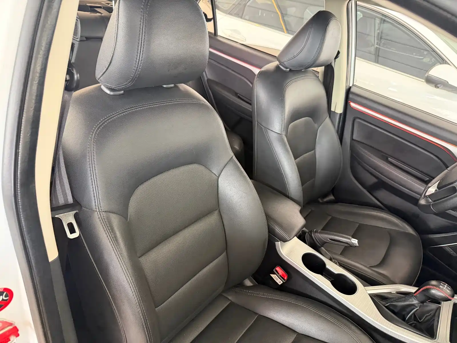 Фото 13 - Geely Vision