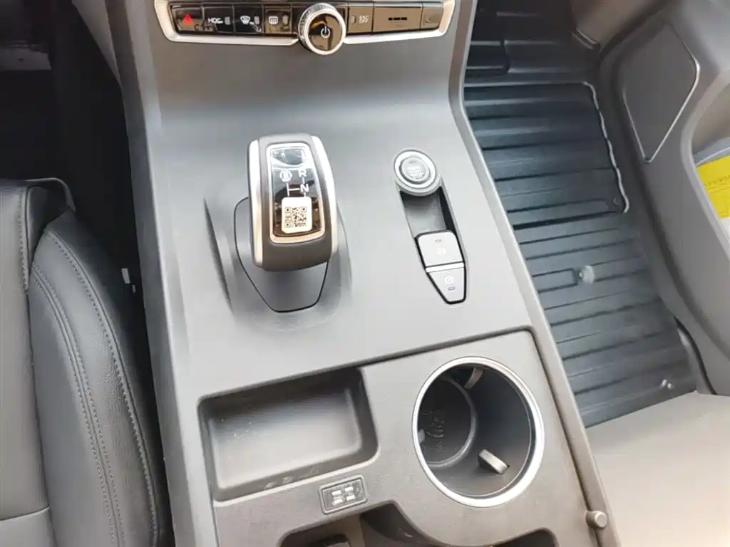 LEVC TX 2024 2023 TX5 Extended Range Travel Edition