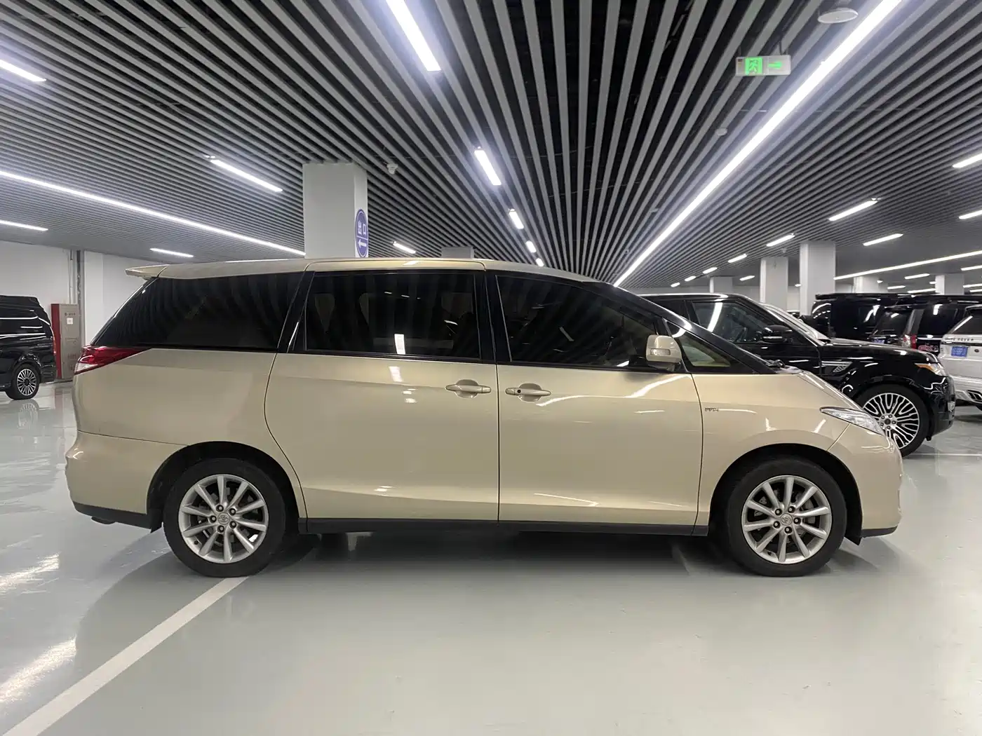 Toyota Previa 2014 2012 2.4L 7-Seater Luxury Edition