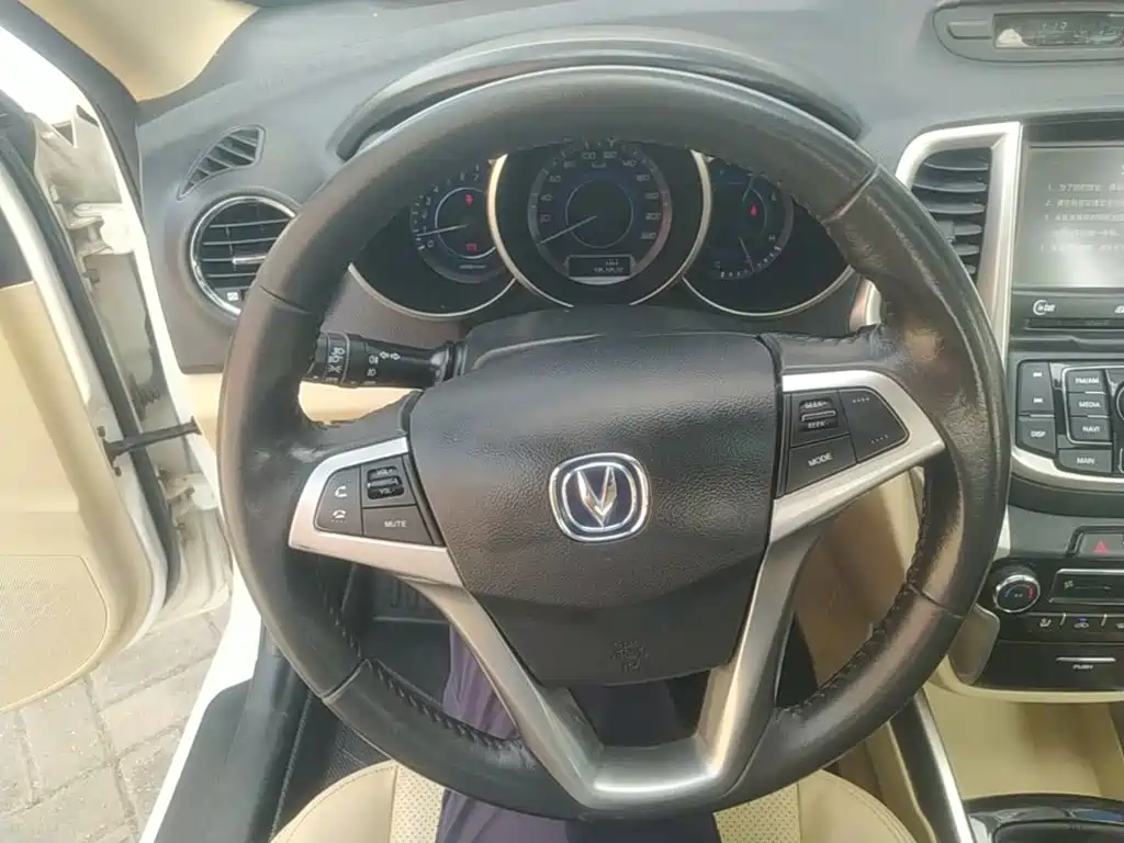 Changan Eado 2015 2015 1.6L Manual Luxury China V