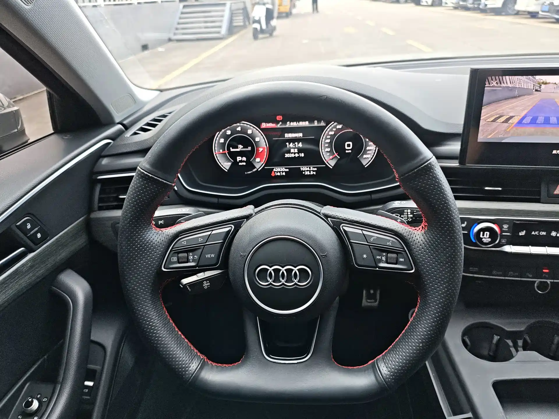 Фото 10 - Audi A4 (Import)