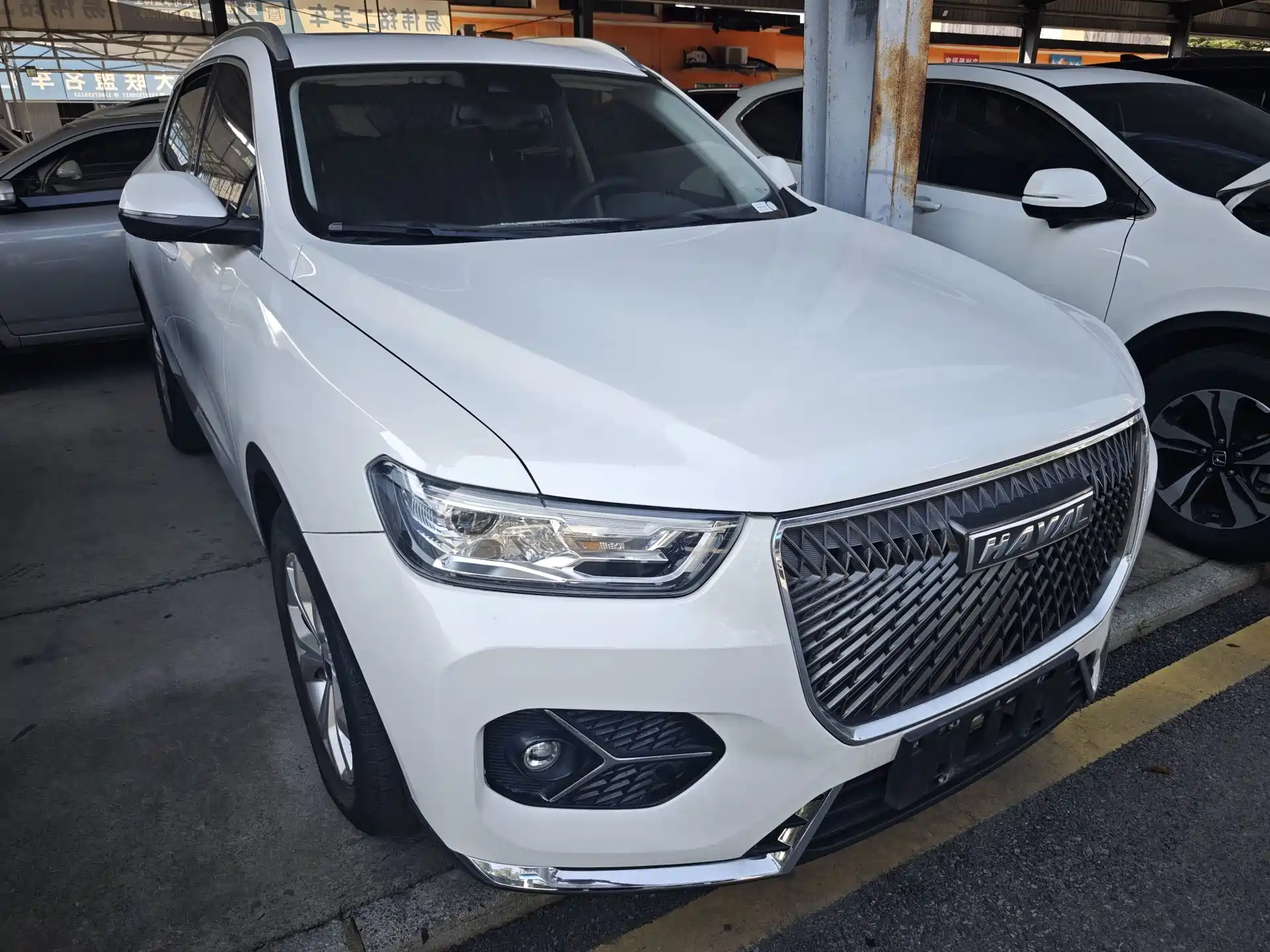Photo 3 - Haval H6
