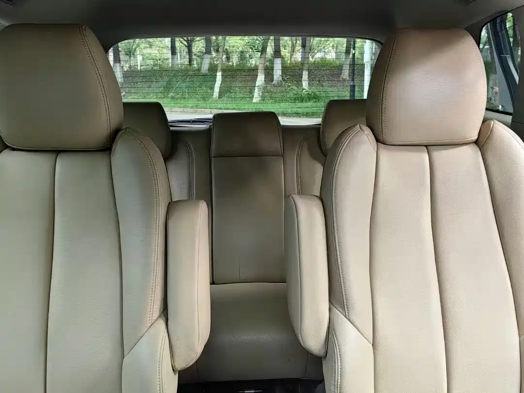 Buick GL8 2011 2.4L CT Luxury Business Comfort Edition фото 2