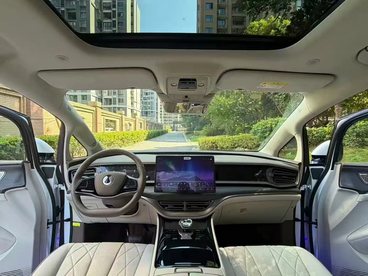 Denza D9 2023 2022 DM-i 970 AWD Flagship