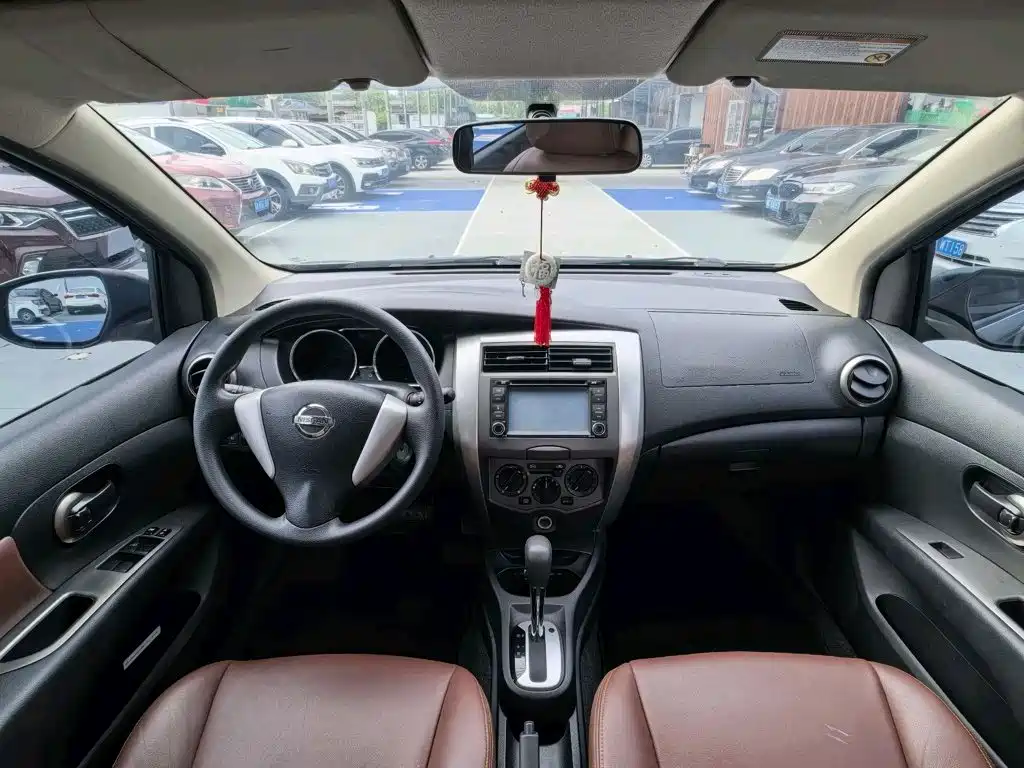 Nissan Livina 2014 2013 Sharp 1.6XL CVT Comfort