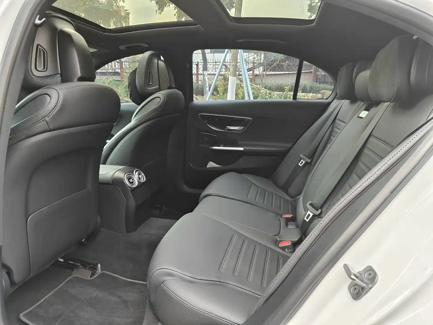 Mercedes-Benz C-Class 2025 C 260 L Sport Edition фото 7