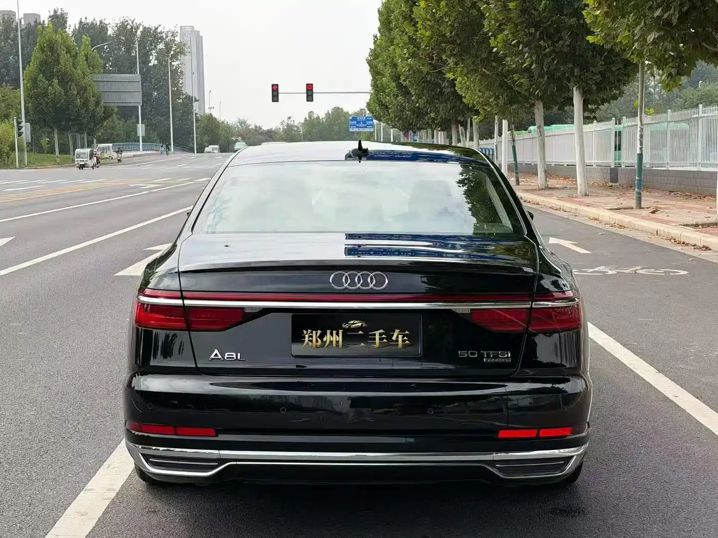 Photo 8 - Audi A8