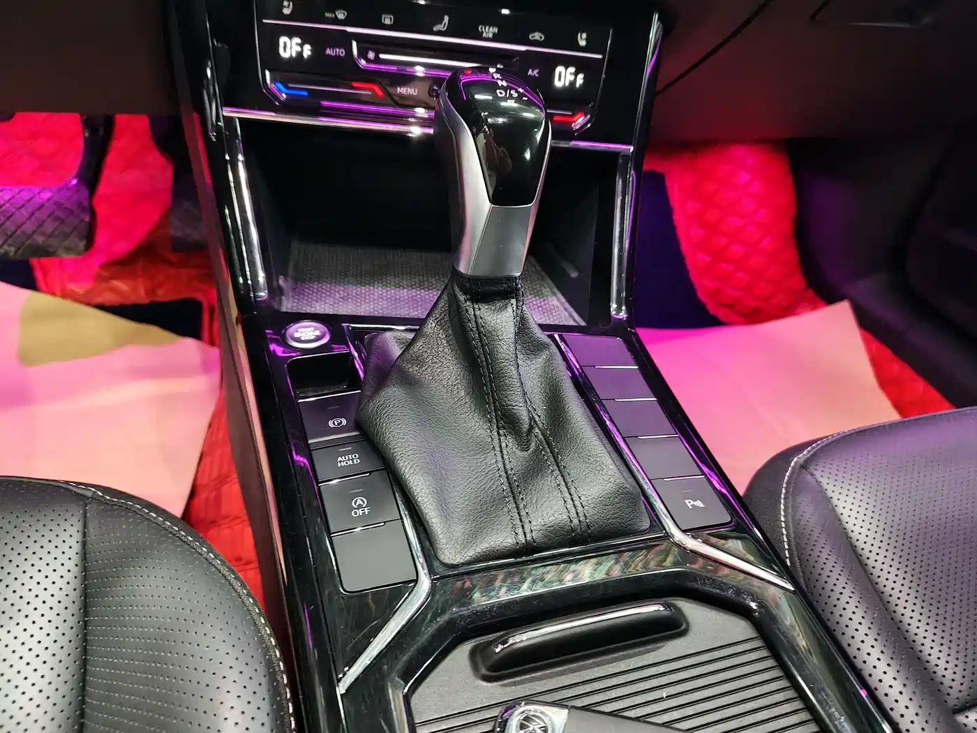 Volkswagen Passat 2024 330TSI Starlight Elite Edition фото 14