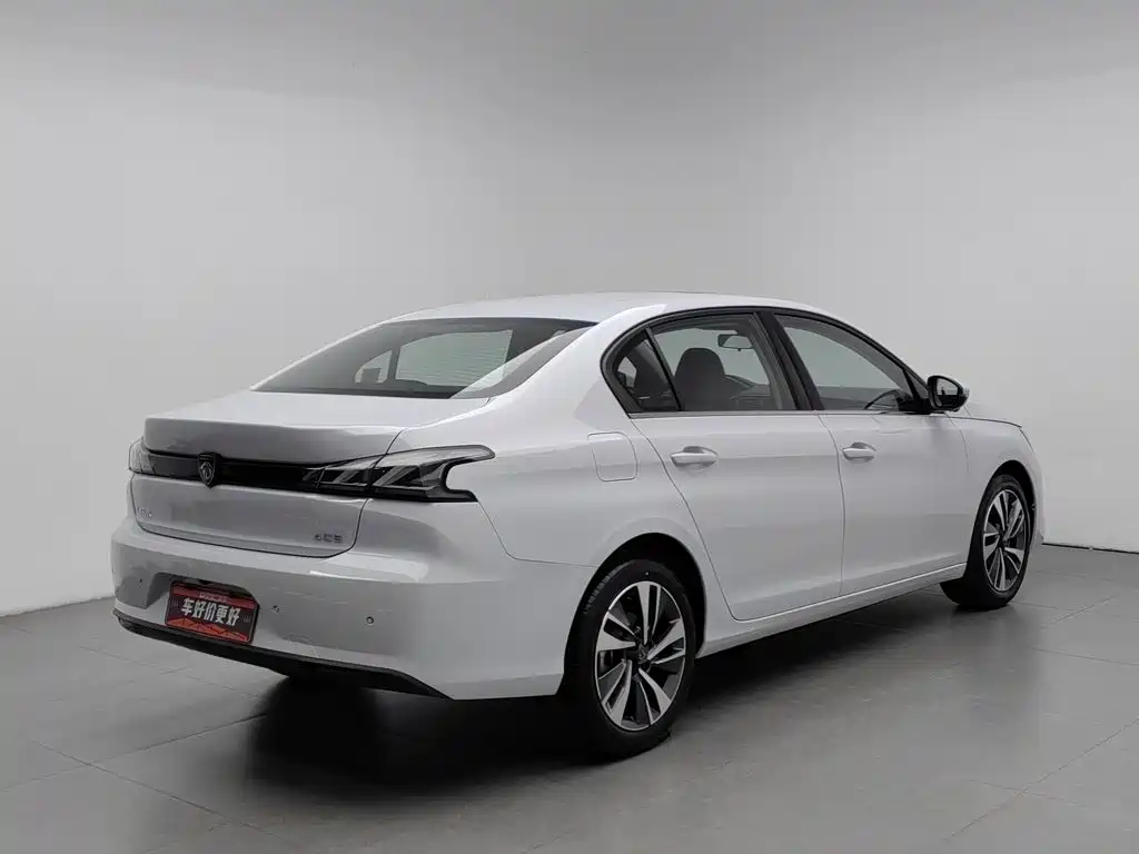 Photo 2 - Peugeot 408
