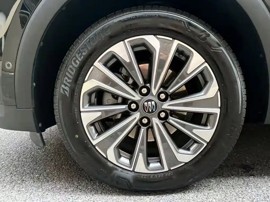 Buick Envision Plus 2025 2024 Envision Plus 28T 4WD Premium Edition