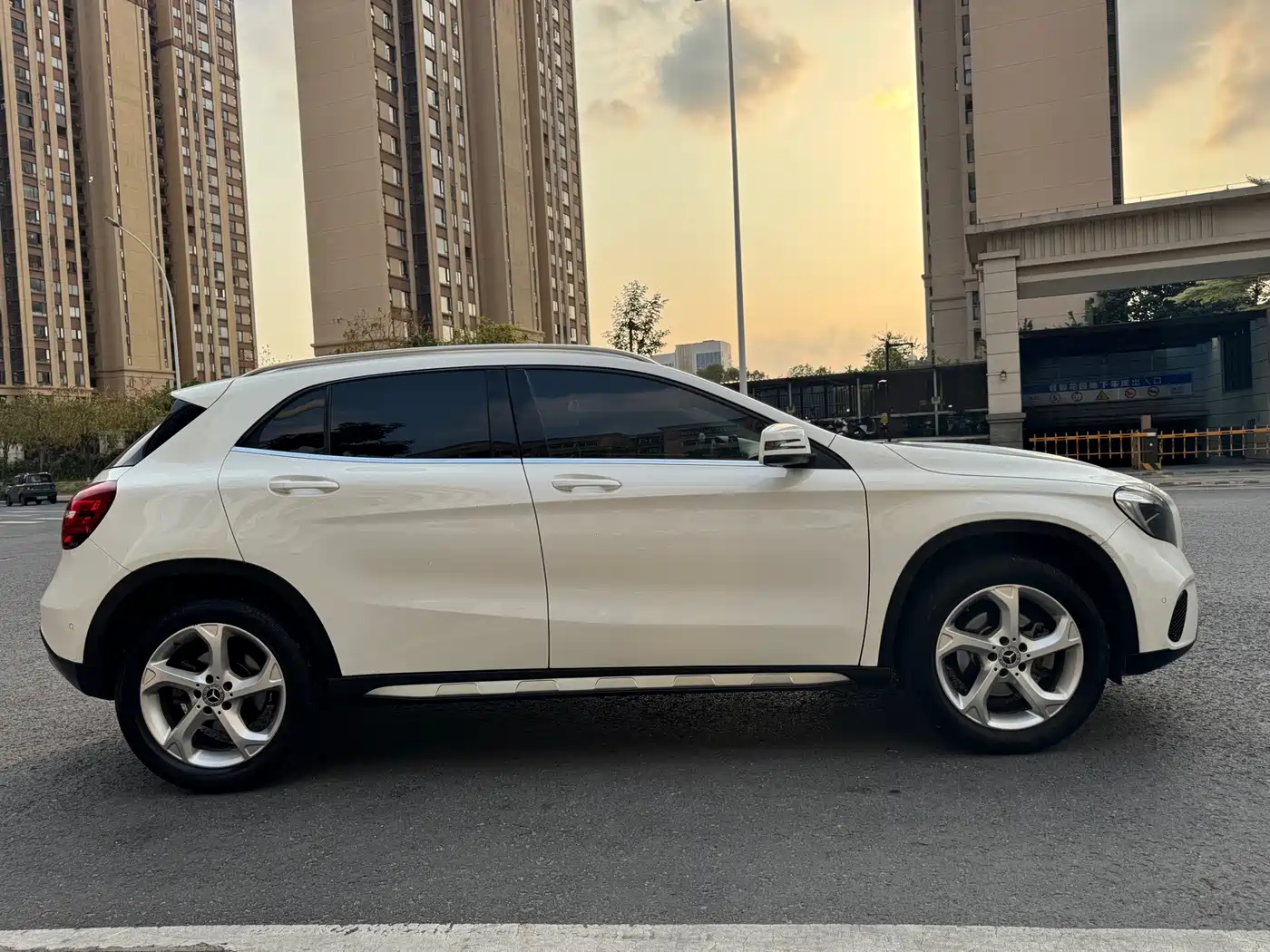 Mercedes-Benz GLA 2017 GLA 200 Dynamic фото 4