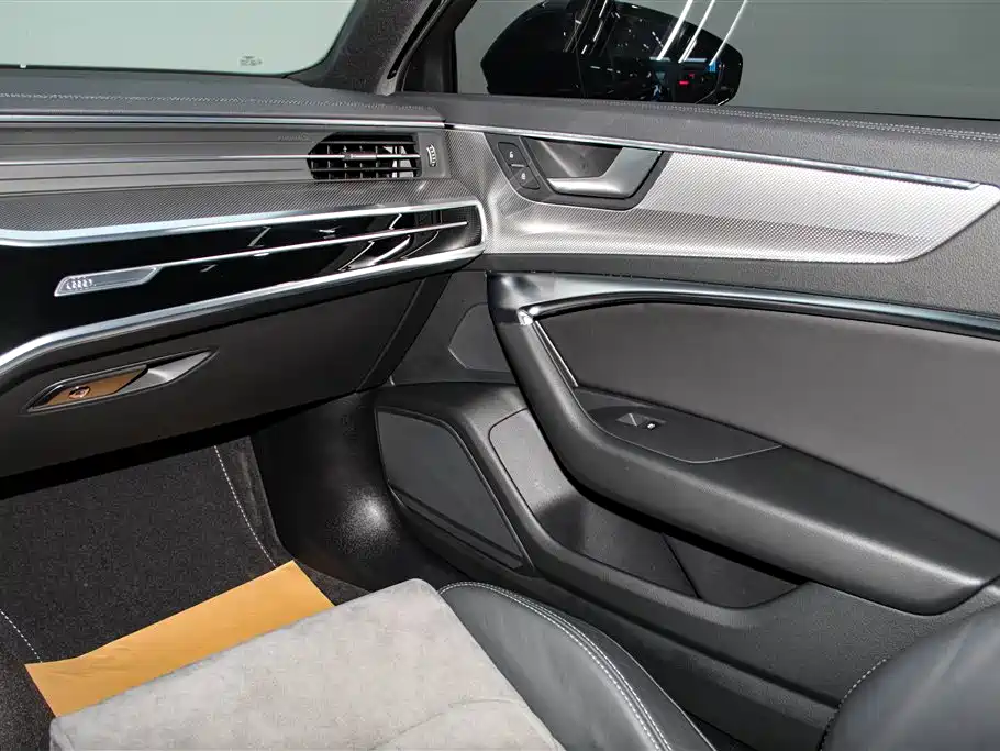 Audi A6L 2021 45 TFSI Exclusive Sport фото 24