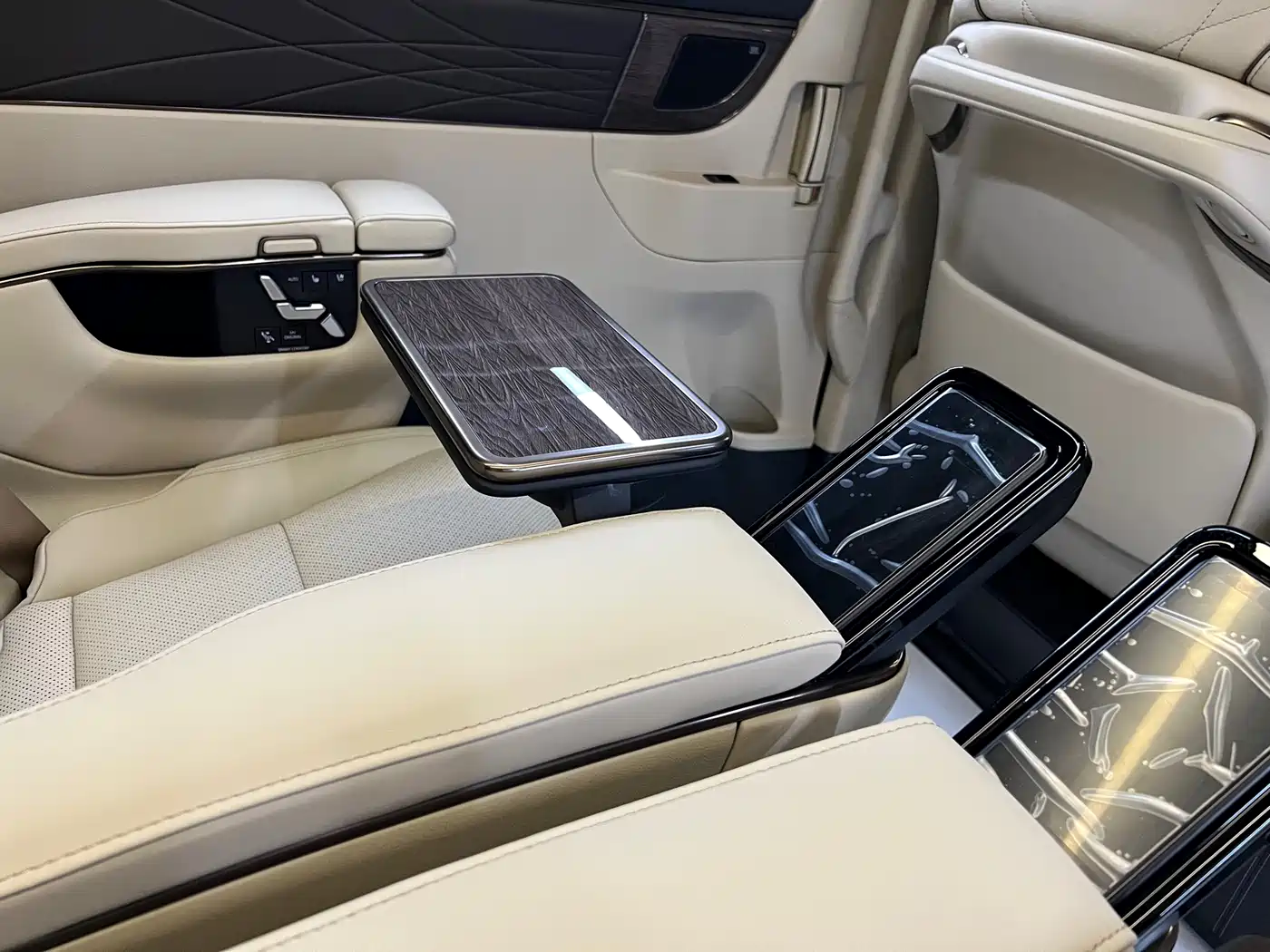 Toyota Vellfire 2024 Crown Hybrid 2.5L Executive Premium Edition фото 16