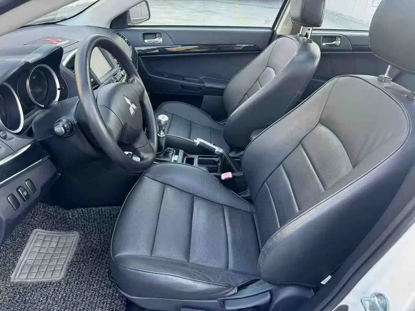 Mitsubishi Lancer EX 2012 Zhishang 1.8L Manual Luxury фото 4