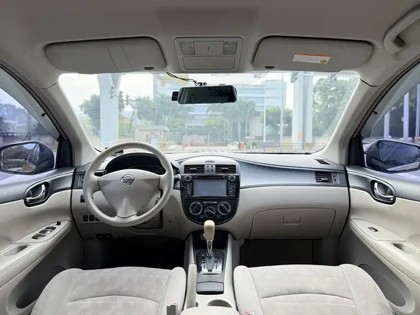 Photo 10 - Nissan Tiida