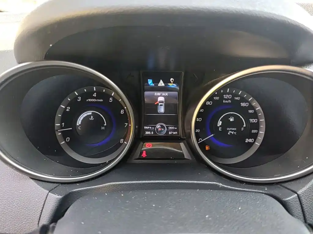 Changan CS75 2014 2014 2.0L Manual Luxury (China IV)