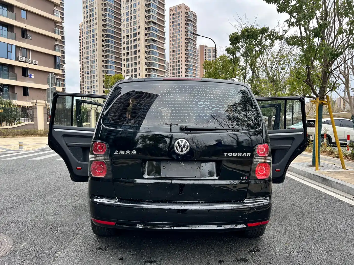 Volkswagen Touran 2015 1.4T DSG Comfort Edition 5-seater фото 14