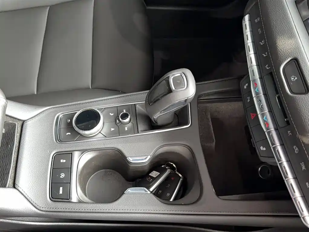 Cadillac XT4 2018 28T FWD Leading Edition фото 7