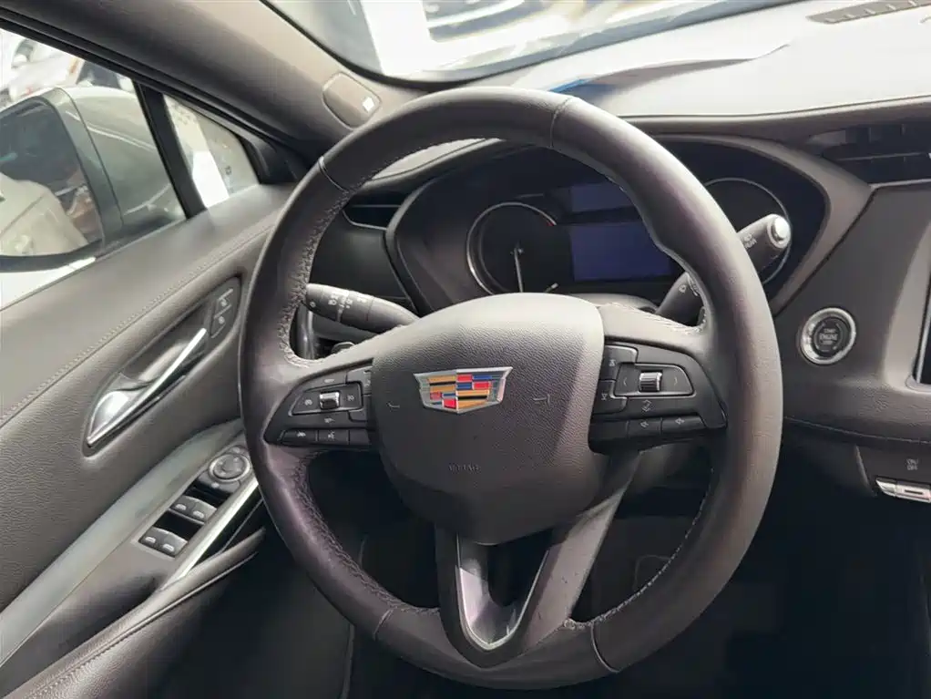Cadillac XT4 2018 28T FWD Leading Edition фото 11