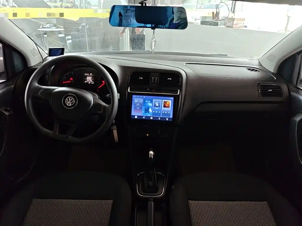 Volkswagen Polo 2016 1.4L Automatic Trend фото 10