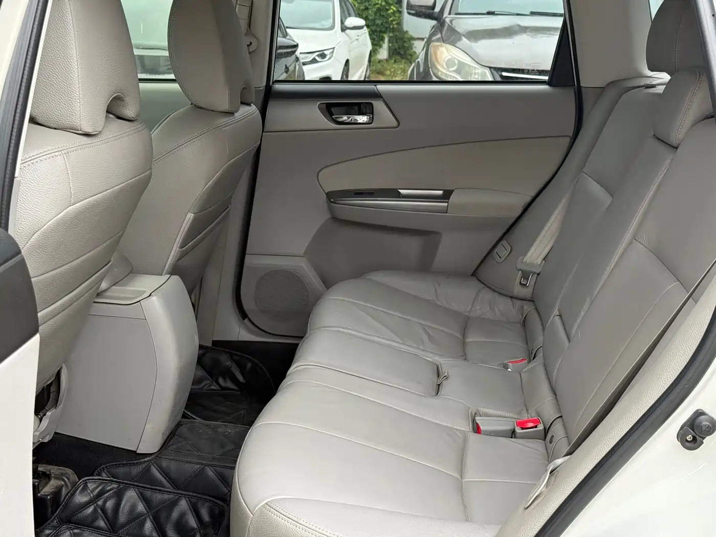 Subaru Forester 2011 2.0XS Automatic Luxury Edition фото 6