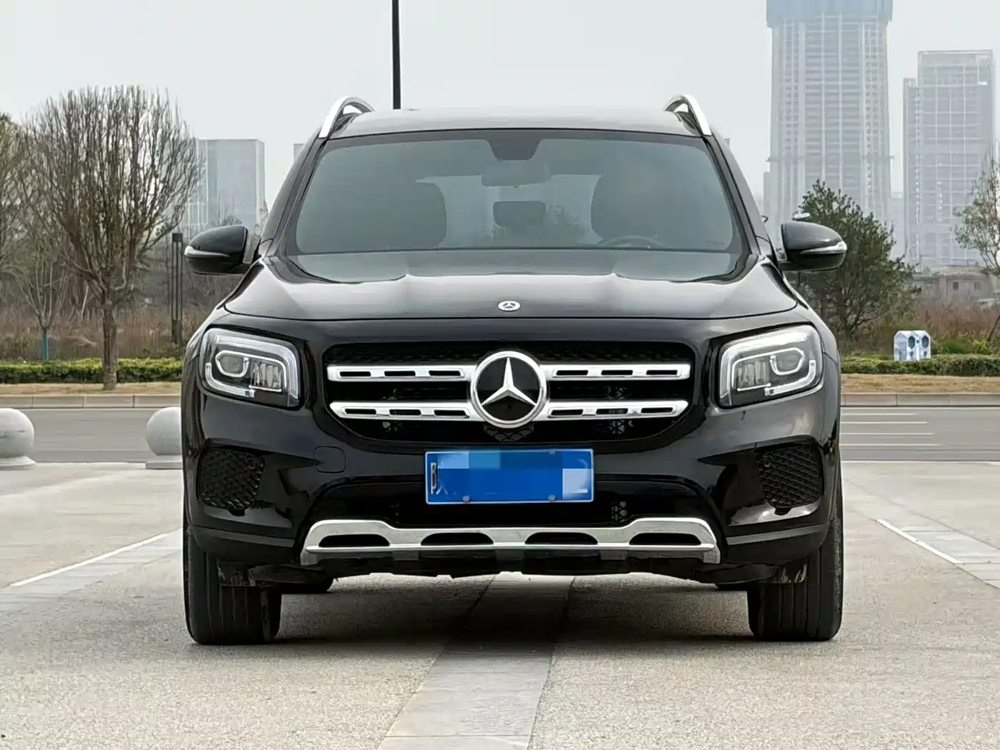 MERCEDES-BENZ GLB