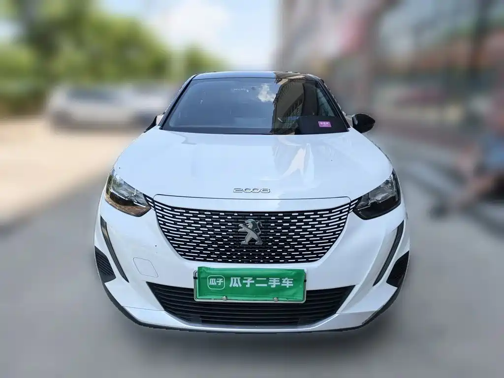 Peugeot e2008 2021 2020 Sharp Style