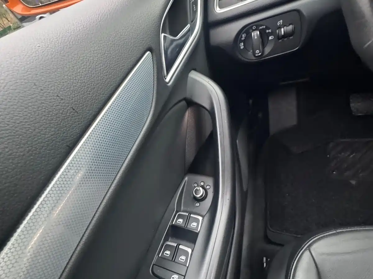 Audi Q3 2013 35 TFSI Comfort фото 25