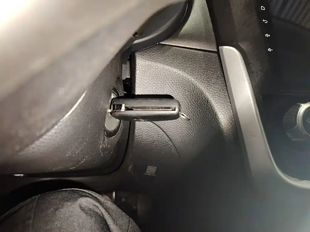 Фото 9 - Nissan Tiida